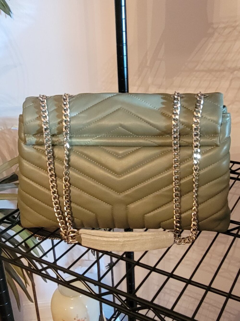 **Beautiful Army Green fashion bag! No brand. New, never used.